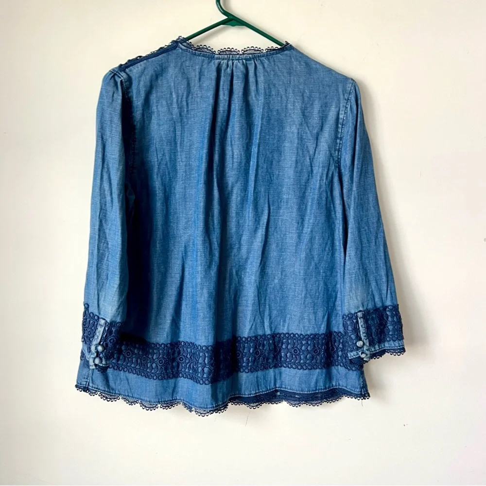 ANTHROPOLOGIE HOLDING HORSES Perra Chambray Lace Swing Top—SZ. 6